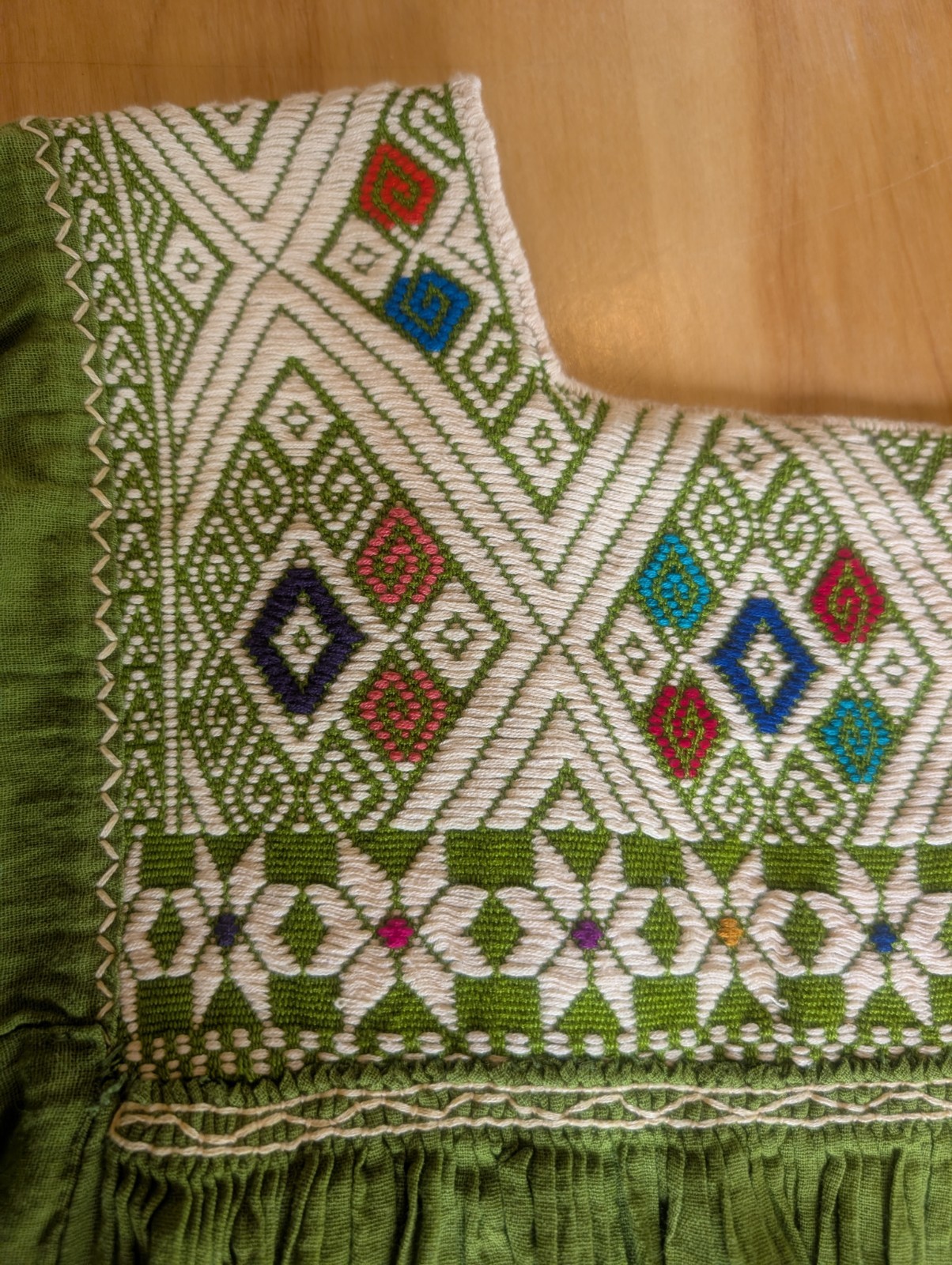 Vtg 70s Mexican Embroidered Cotton Gauze Tunic Blouse Boho Peasant Green Huipil