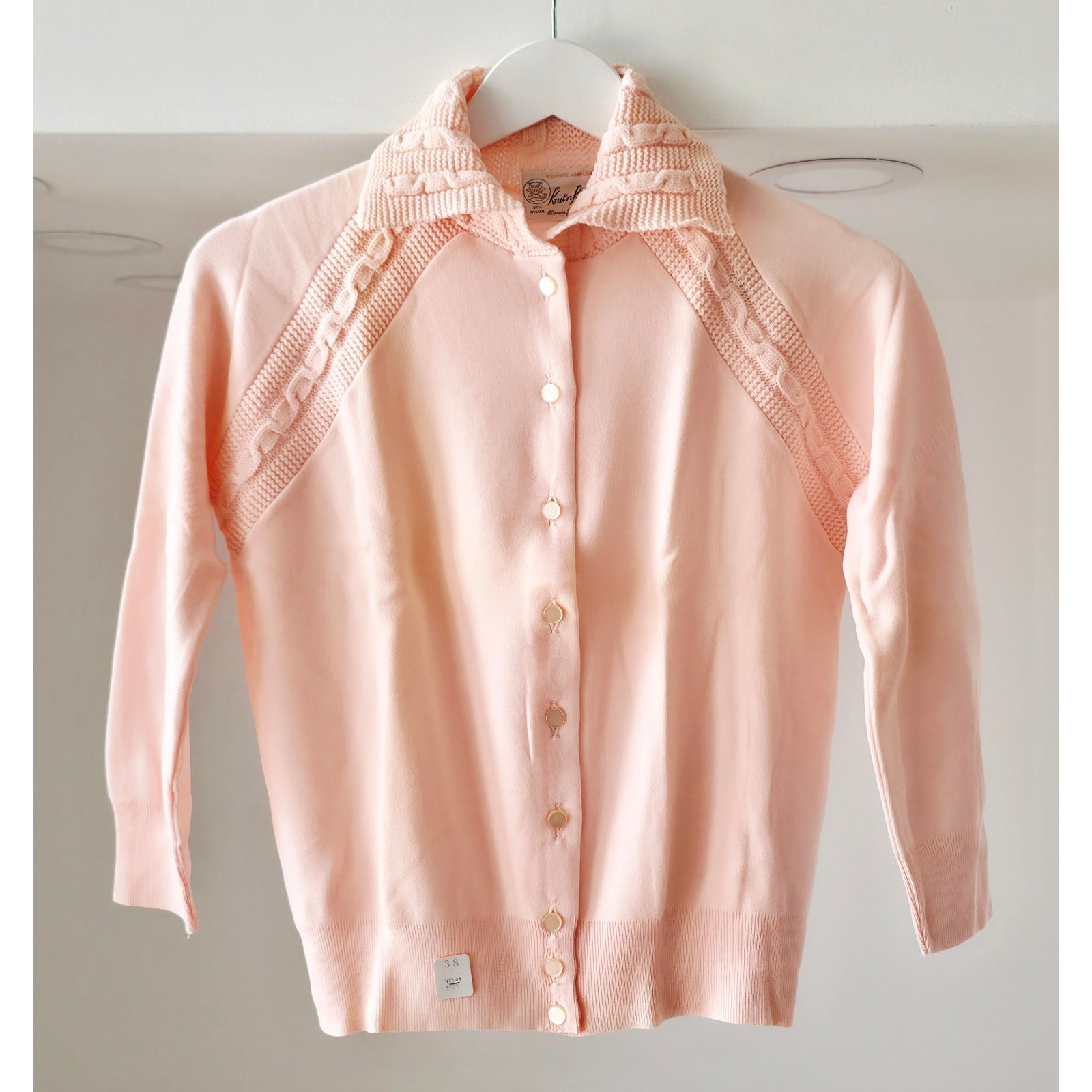 VINTAGE *NEW* 1960’s Women’s Light Pink Sweater w/Collar 100% Nylon Size M (38)
