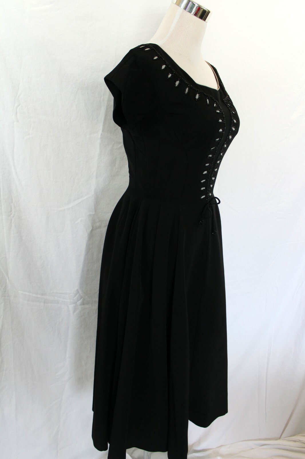 Vintage 1950 Carlye Woman’s Black Fitted Full Circle Dress Embellished Bodice Sm