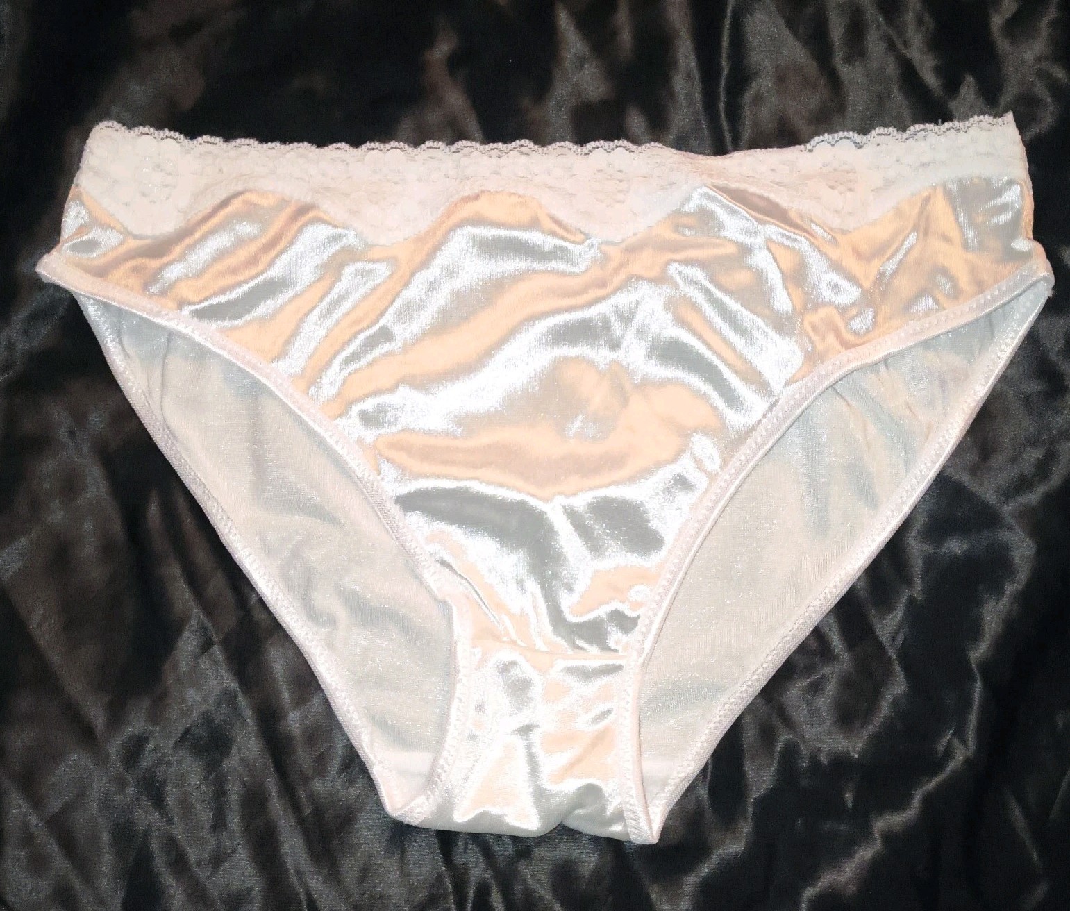 Vintage Nwot Silky Second Skin Satin Hipster Y2K Panties Size M/6 White