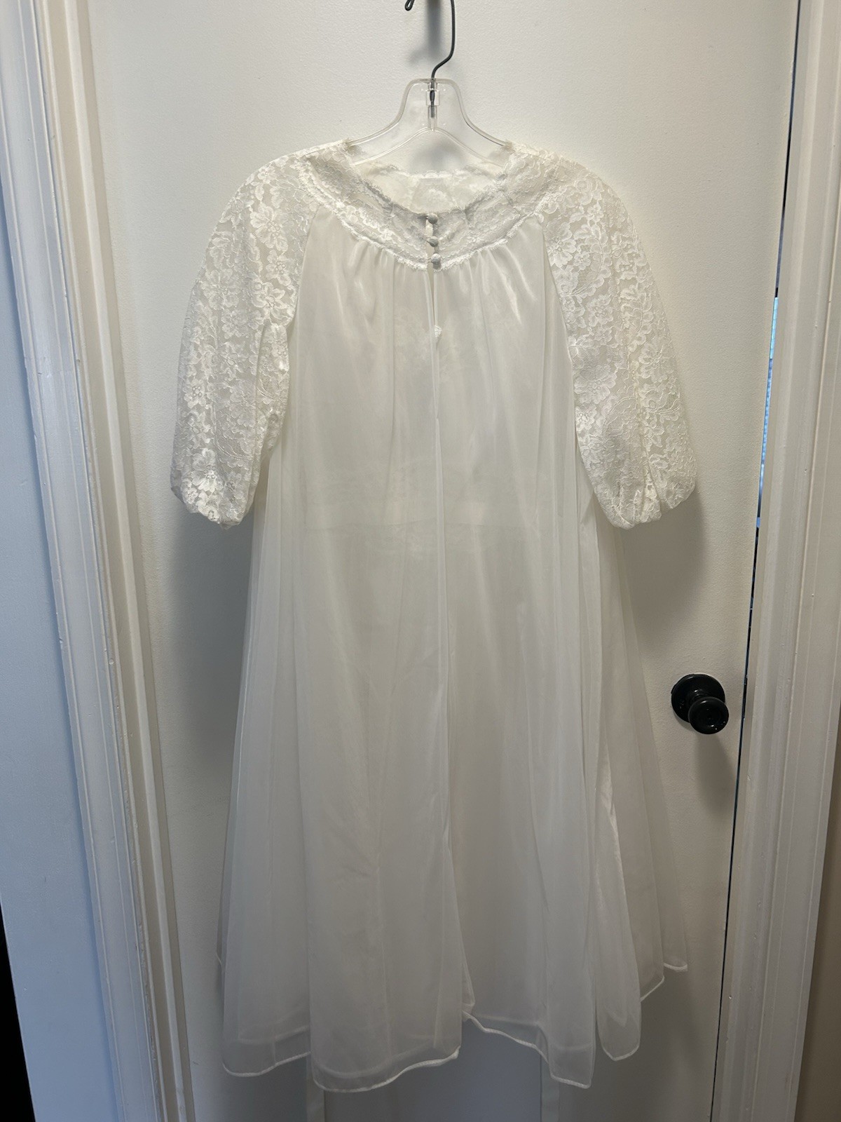 VANITY FAIR Size 34 Vintage 60’s Ivory Lace Wedding Honeymoon Gown & Robe
