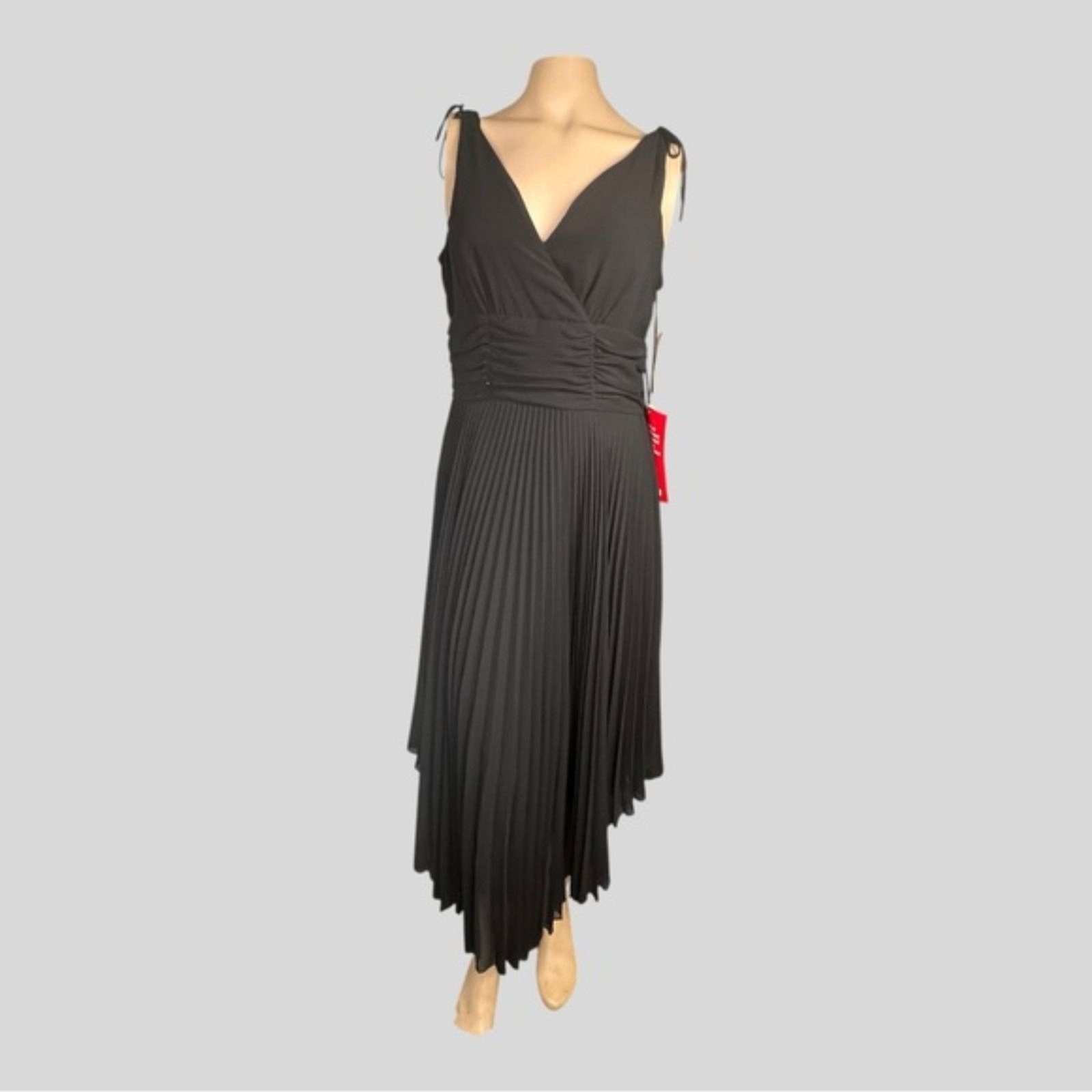 Vintage D.J. Summers Little Black Pleated Dress – Size 8