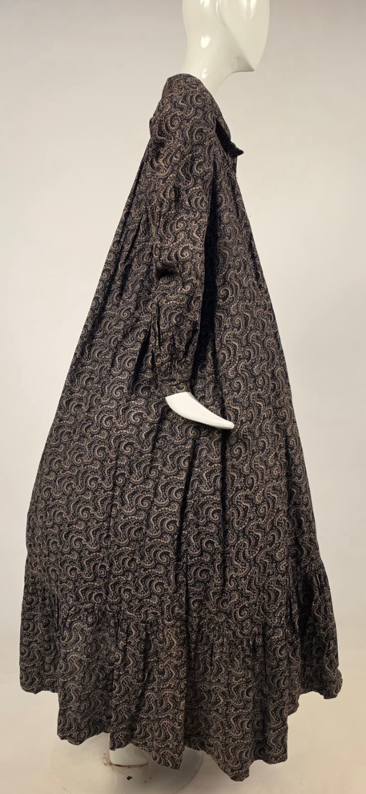 VICTORIAN 19TH C PRINT CALICO COTTON MATERNITY WRAPPER DRESS W BUSTLE REAR 