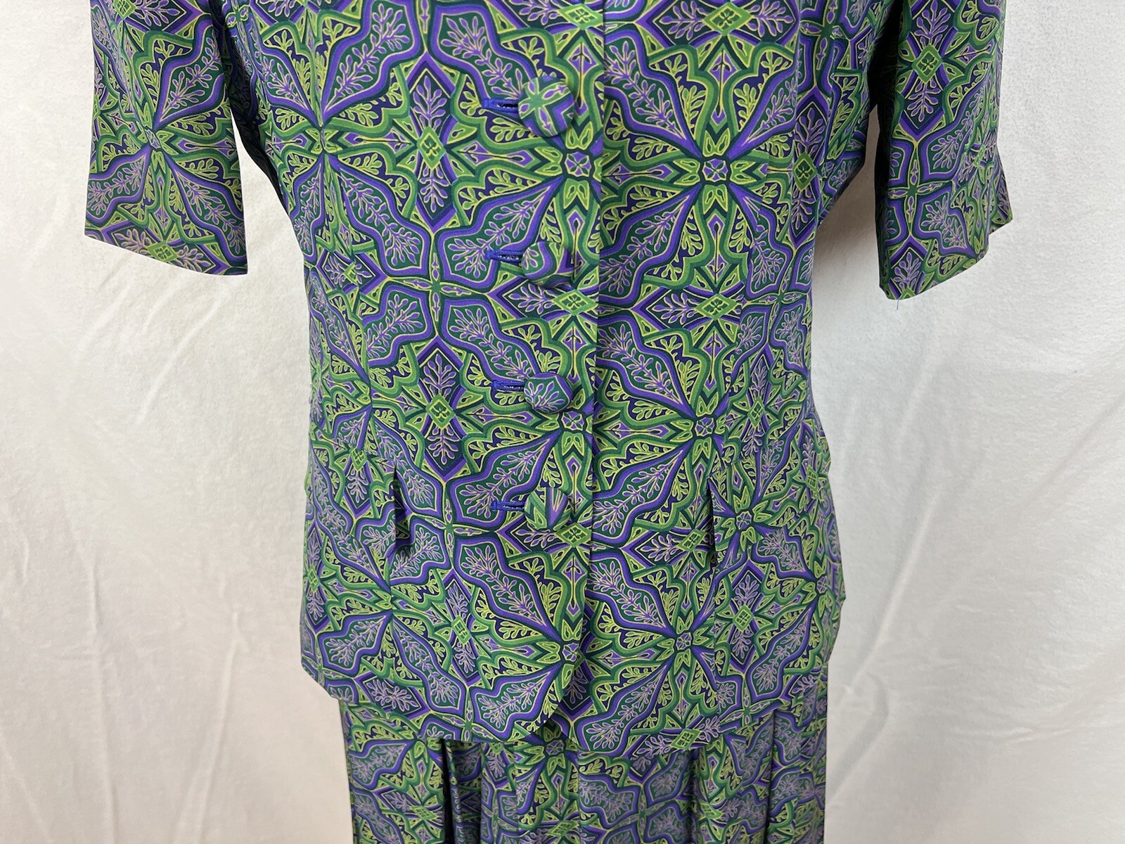 Vintage Women’s Evan-Picone Green Purple Silk Blouse Skirt Set Size 6 and 8
