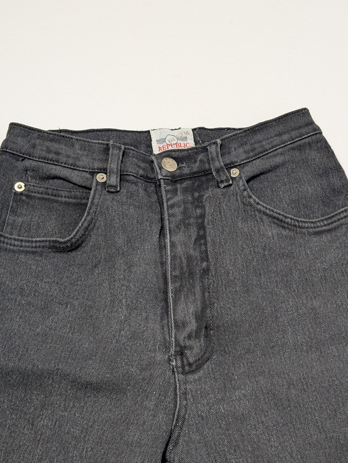 Vtg. 1990s Women’s Denim Republic Black Denim Jean Shorts Juniors Size 9/10 VG