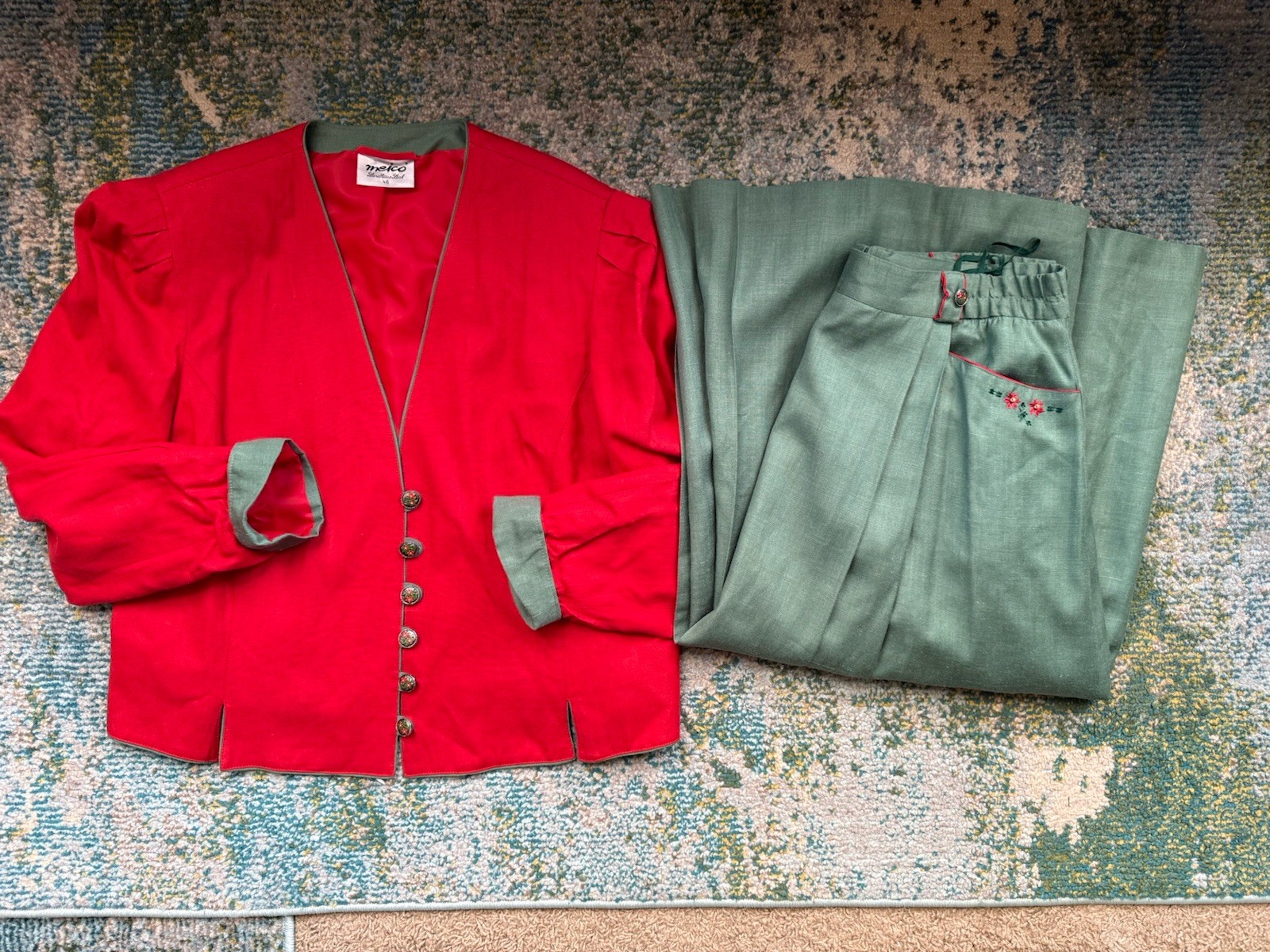 Vintage Meico Landhaus holiday poinsettias skirt jacket set, size EU 46