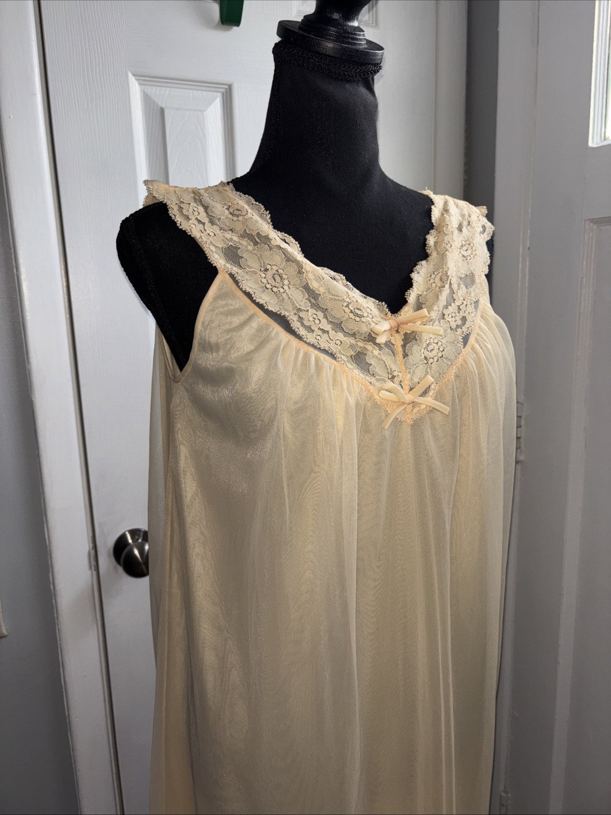 Vintage Nightie Women’s Gown 1960s Penney’s Gaymode Baby Doll Chiffon Nylon Lace