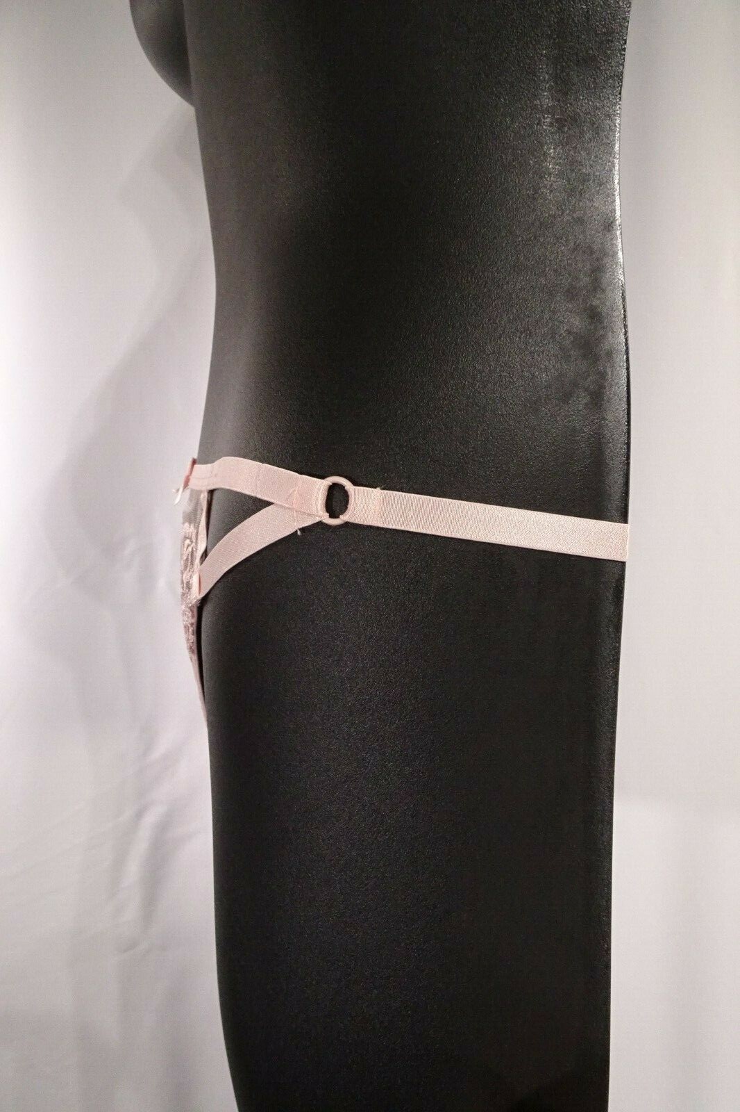 Vintage „Smart & Sexy” Dusty Rose Embroidered Nylon & Spandex Panties / Size 8