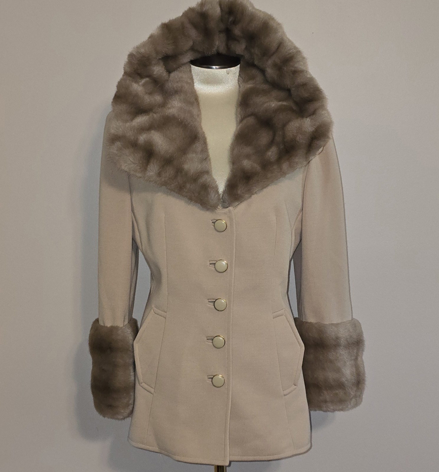 VTG 1960s Lilli Ann Tan Penny Lane 27″ Mid Coat Brown Faux Fur Trim Cuffs L 16