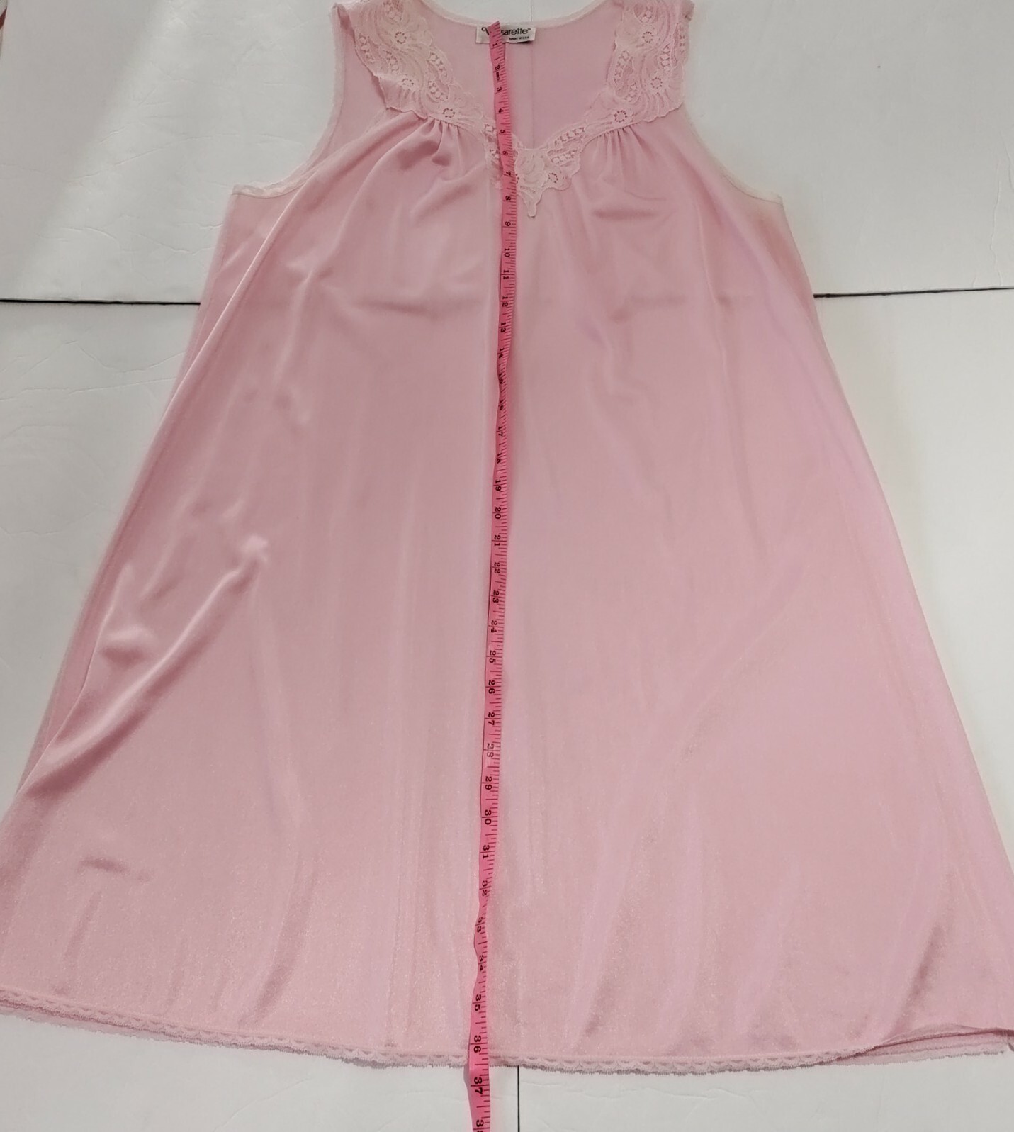 Vintage Vasarette Women’s M-L Pink Nylon Nightgown Sleeveless Lace Trim USA