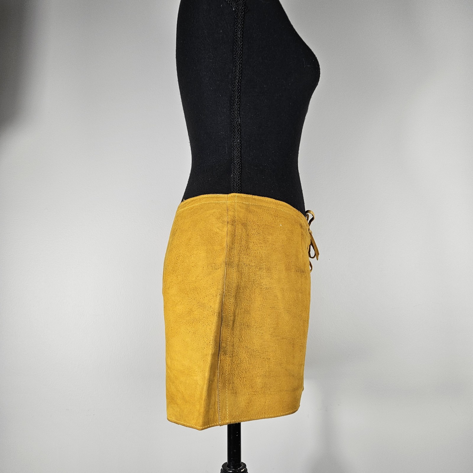 Vintage 60s 70s Suede Lace Up Mustard Yellow Women’s Booty Short Shorts Boho Y2K