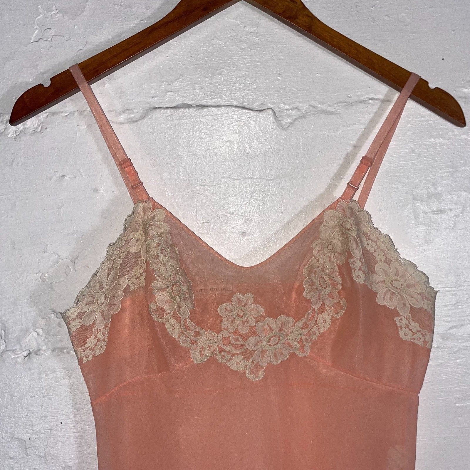 Vintage 1960s Gossard Artemis Peach Pink Lace Full Slip Dress 34 Short