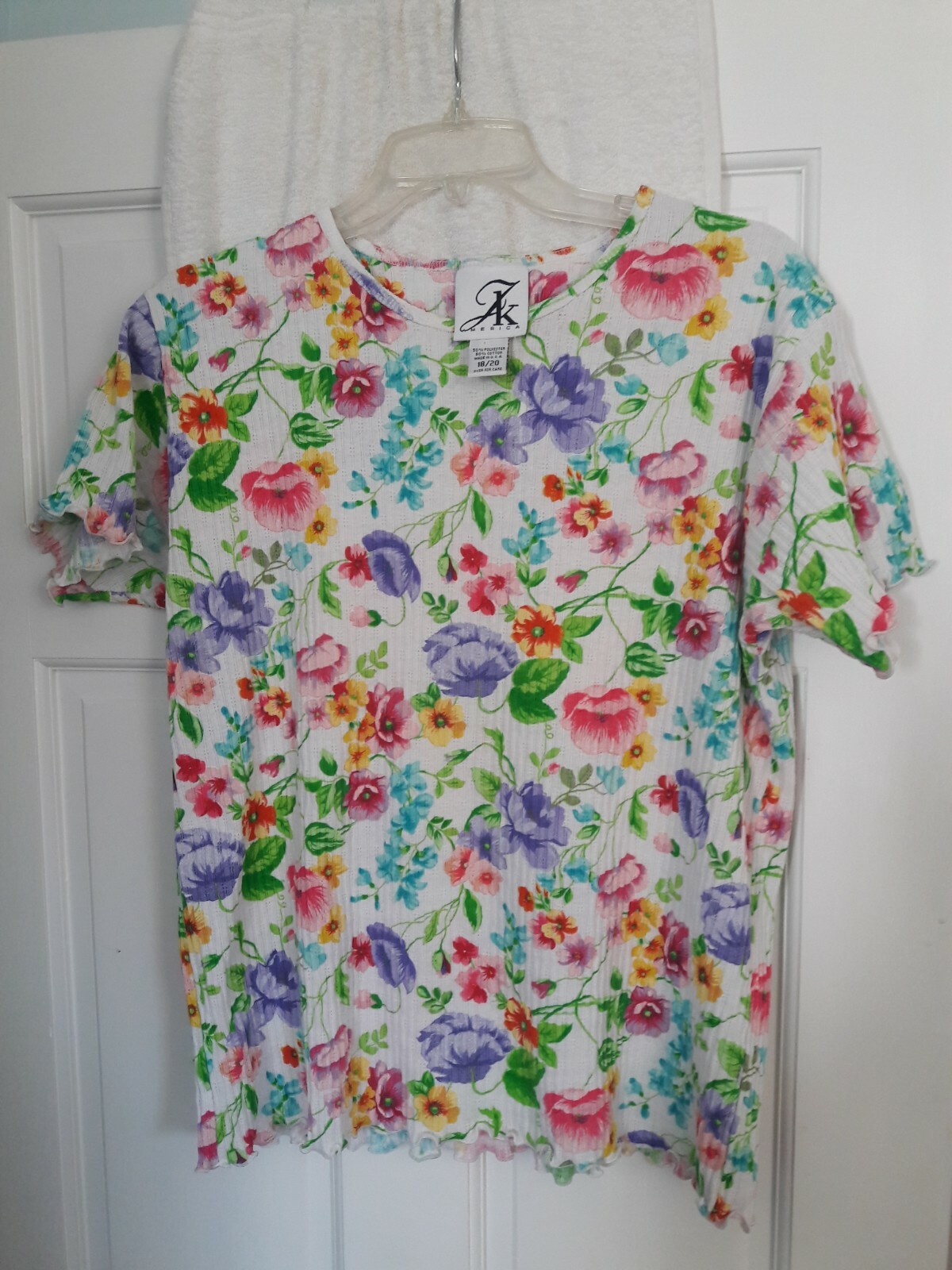 JK America Women’s size 18/20 Short Sleeve Colorful Flower Print Top VINTAGE