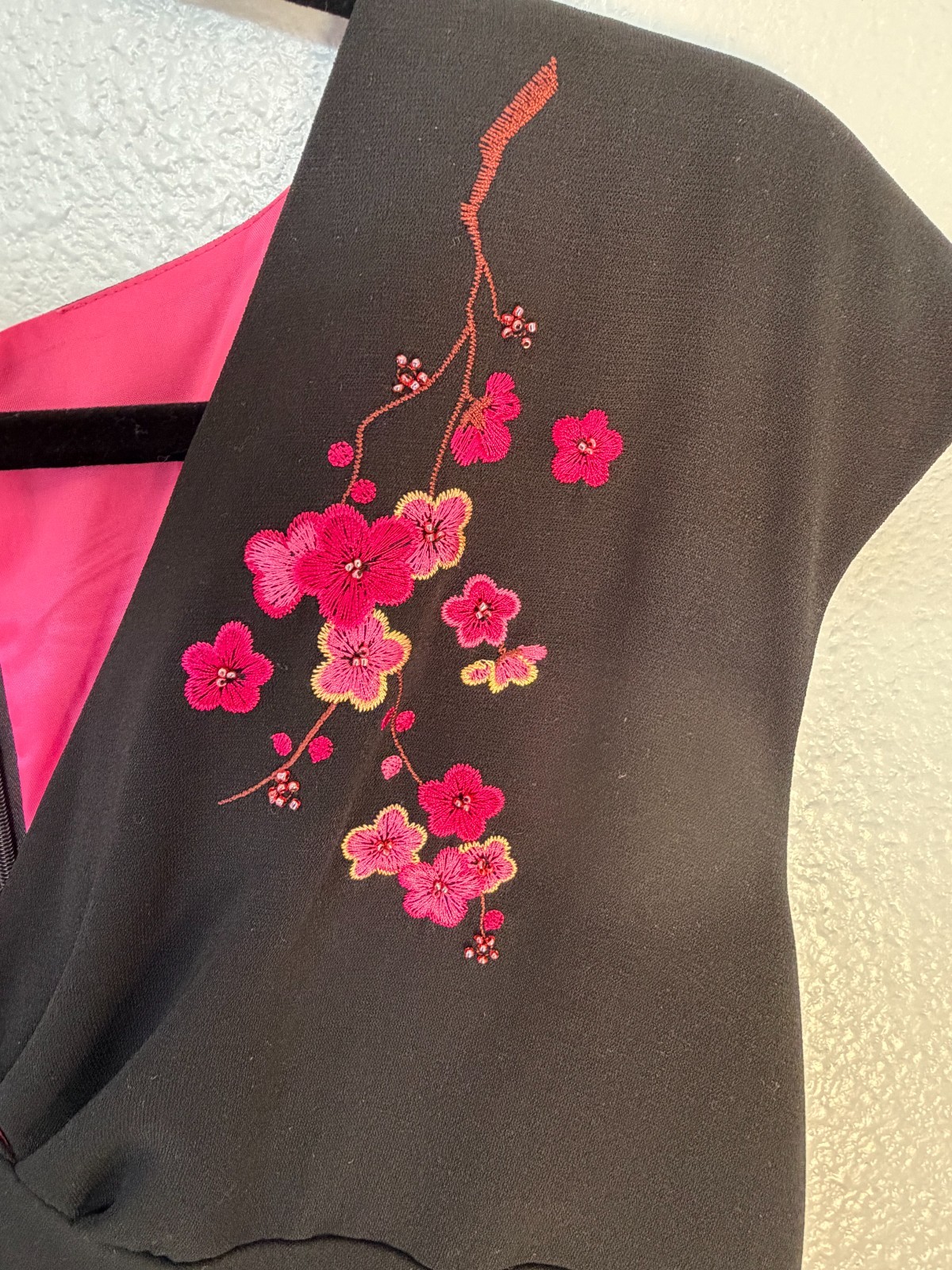 Vintage AGB Black Floral Embroidered Maxi Dress V Neck Sleeveless Bodycon Pro