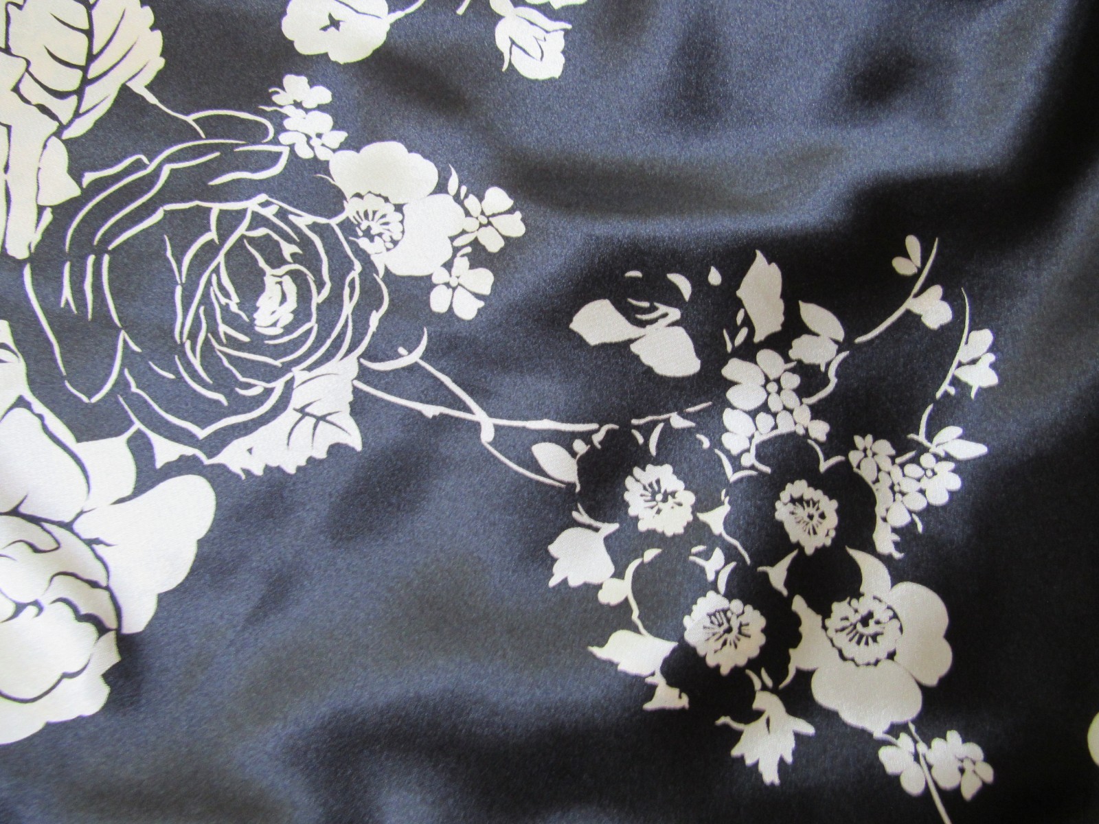 VTG California Dynasty Size Large 2 Piece Nightgown & Robe Black & Cream Floral