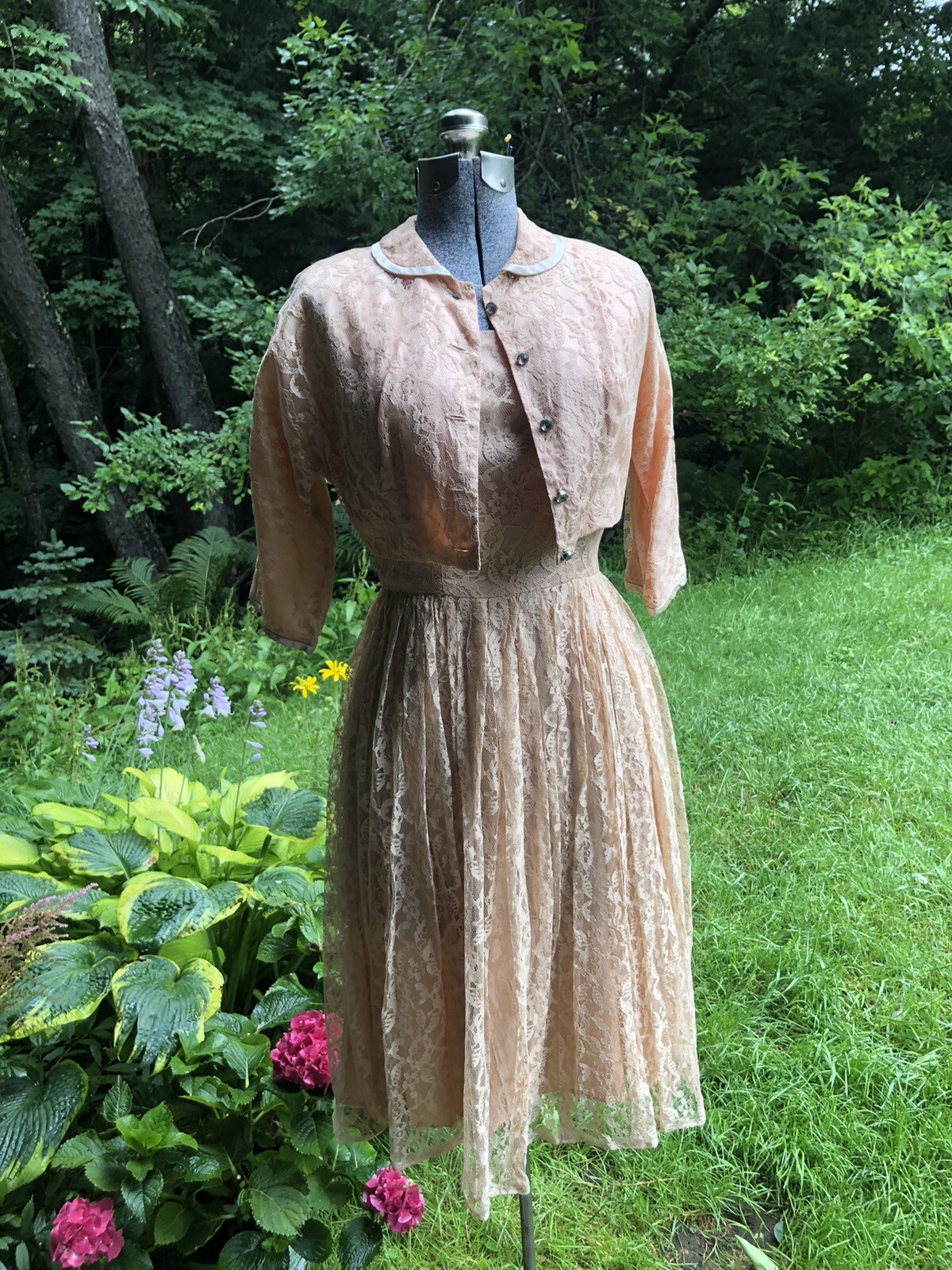 Vintage 1950’s Lovely Lace Cocktail Wedding Dress w/ matching Jacket 34-24-42