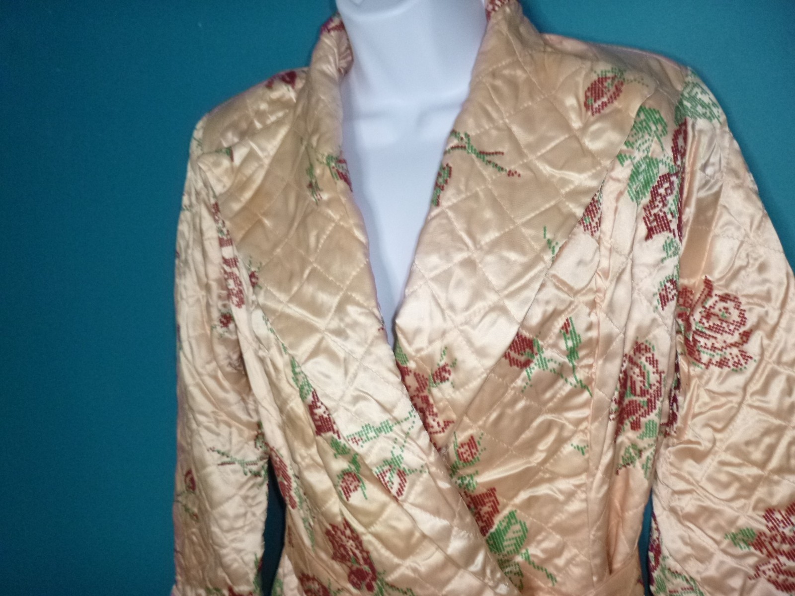 Vtg 1940s Dressing Gown / Robe Peach Quilted Satin FLOCKED Roses Wrap Style Sz M