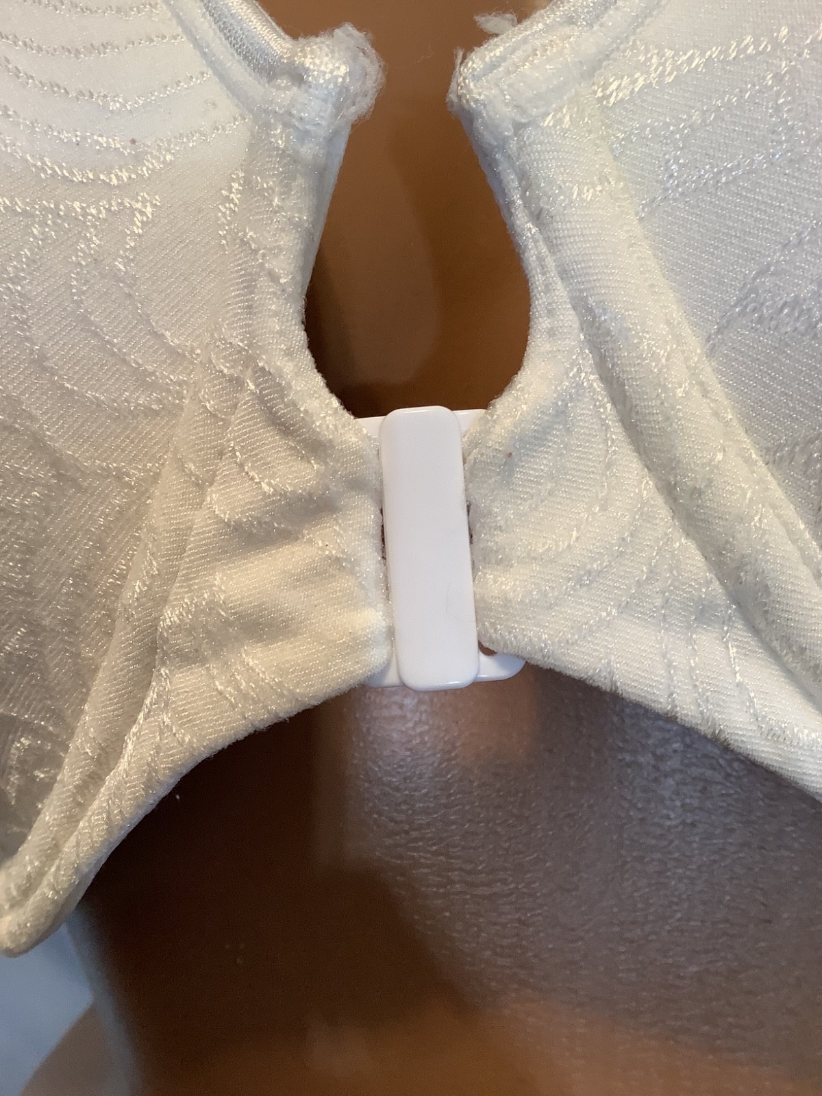 Women’s Bali White Underwire Front Closure Padded Adjustable Strap Bra 42 D