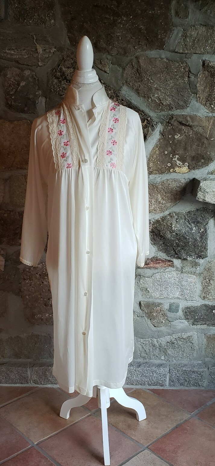 Vintage Robe Size S Cream Nylon Lace Housecoat Lounge Soiree div by Danielle