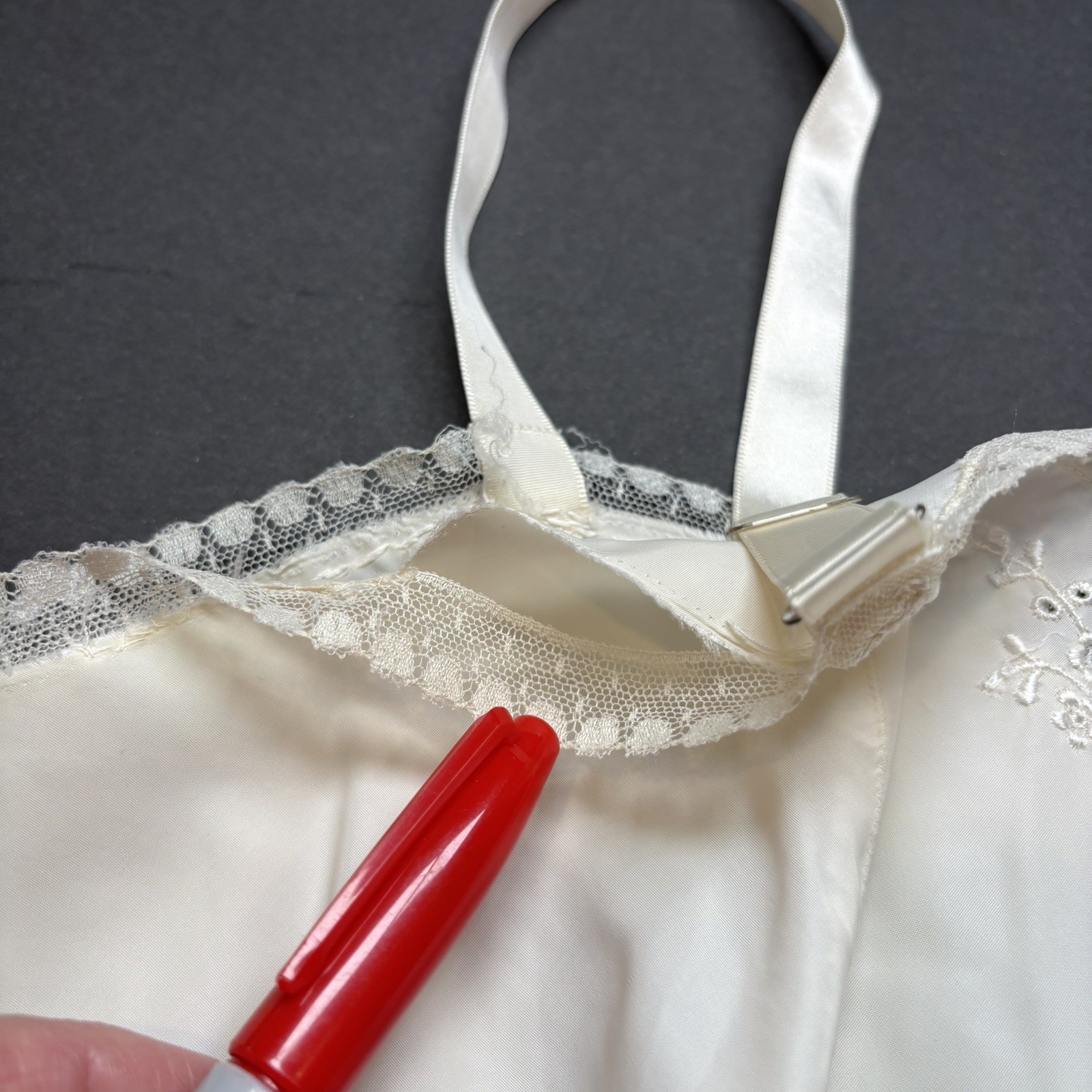 Vtg Barbizon Ladies Full Slip Dress Sz 14 Taffreda Ivory Slippery Nylon Lingerie