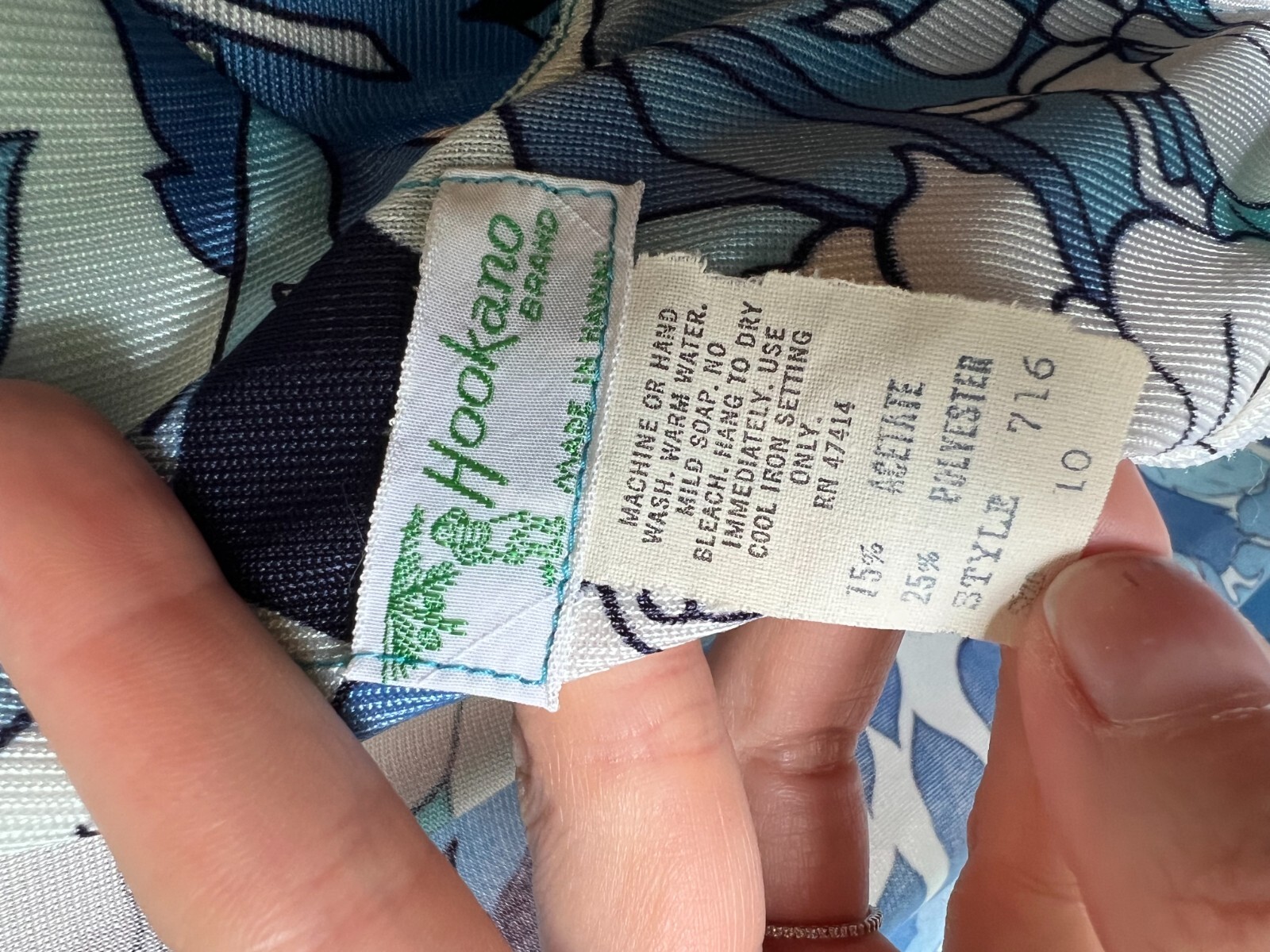 1960s 1970s Vintage Hookano Hawaii Blue Floral Dress with Watteau Back – Sm Md