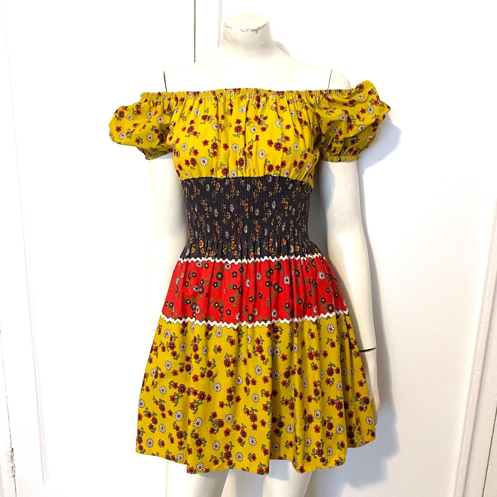 Vintage 1960s 70s Cottagecore Calico Cotton Floral Mini Dress Sundress Size XS S
