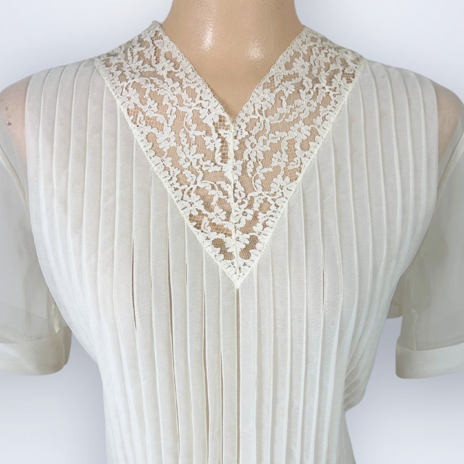 Vintage 1950s Eclipse Seattle Sheer Ecru Nylon Pleated Lace Blouse Button Back
