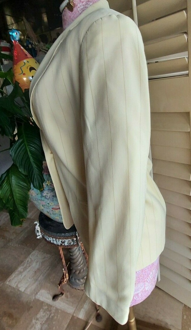 VTG Giorgio Armani Le Collezioni Italy sz 12 Beige cream pinstripe Blazer Jacket