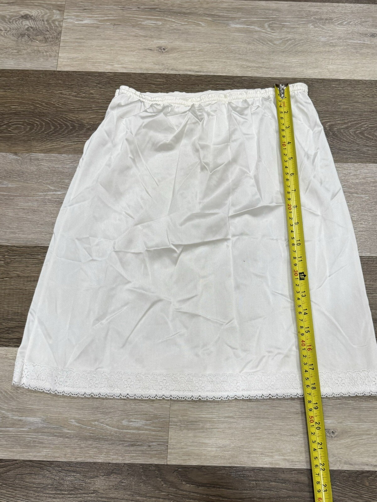 Vintage JC Penney White Half Slip Size Medium 100% Antron Nylon Lace Trim EUC