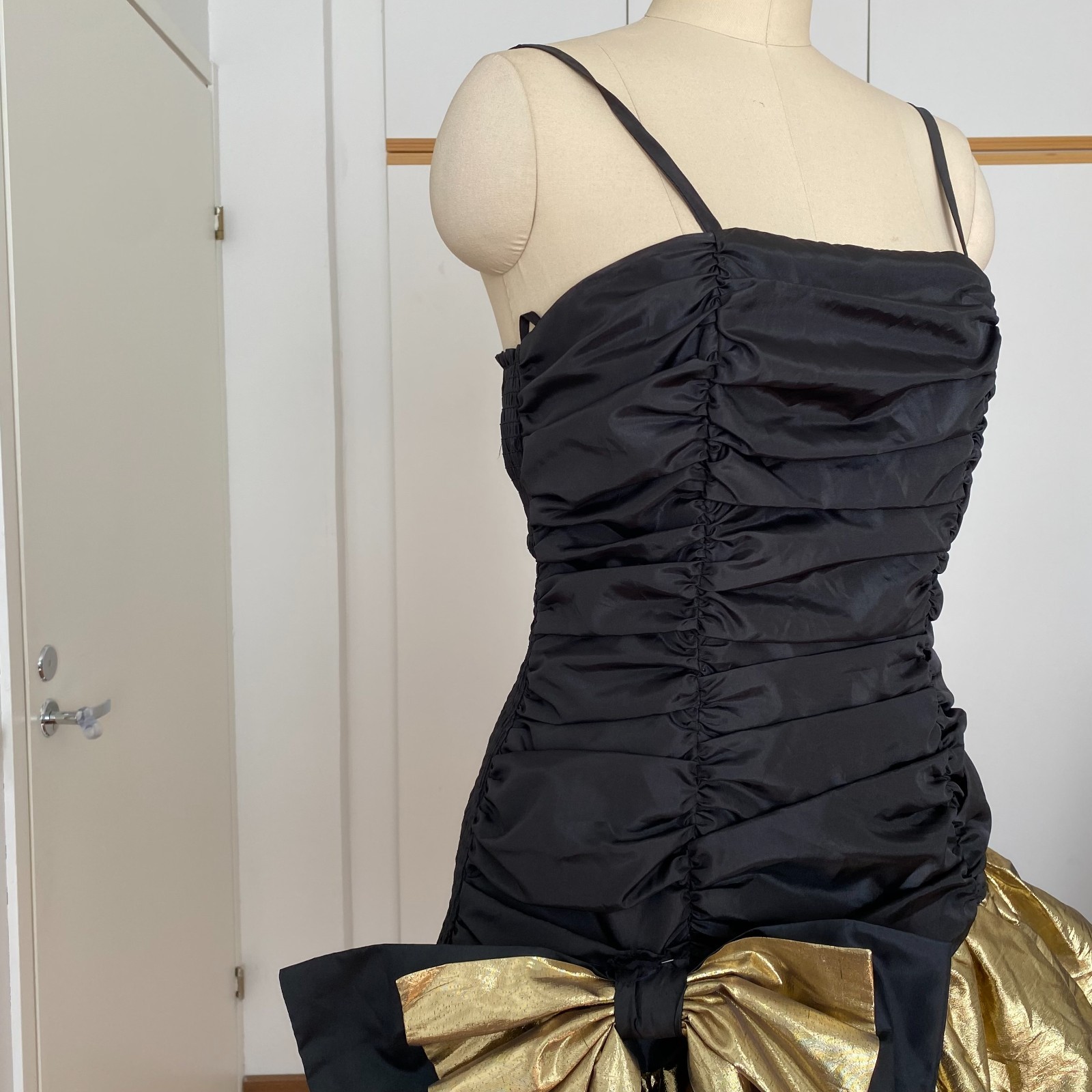 1980s YESSICA Ruffle Prom Party Dress Ruched Taffeta Cocktail Retro Tiered EU 40