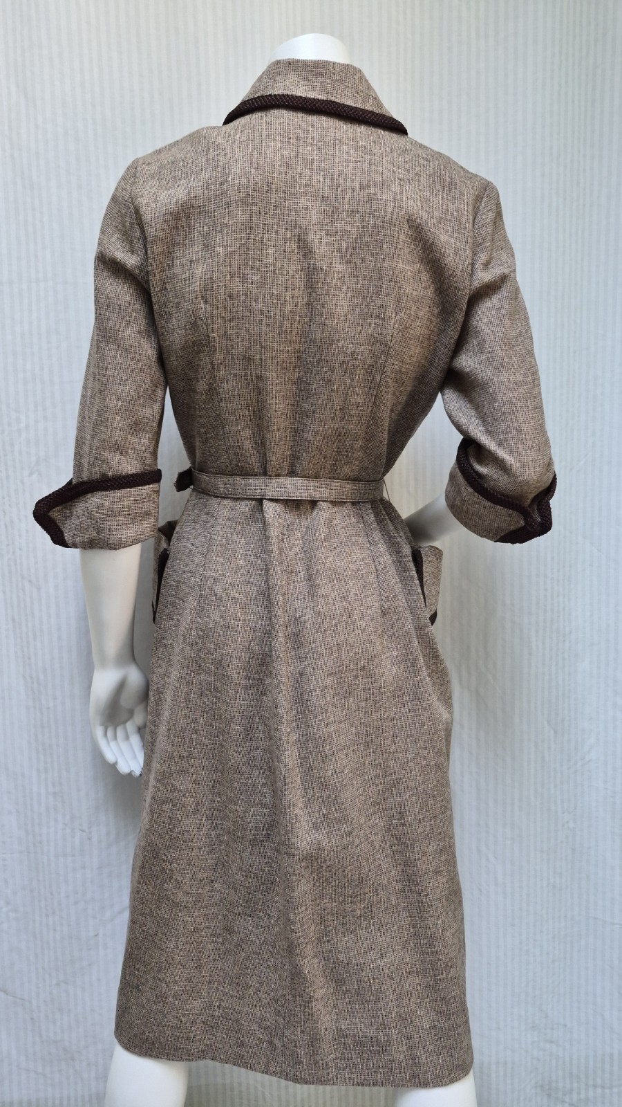 Vintage 1940/50’s Brown Tweed Wrap Dress Coat w/ Belt – Size M