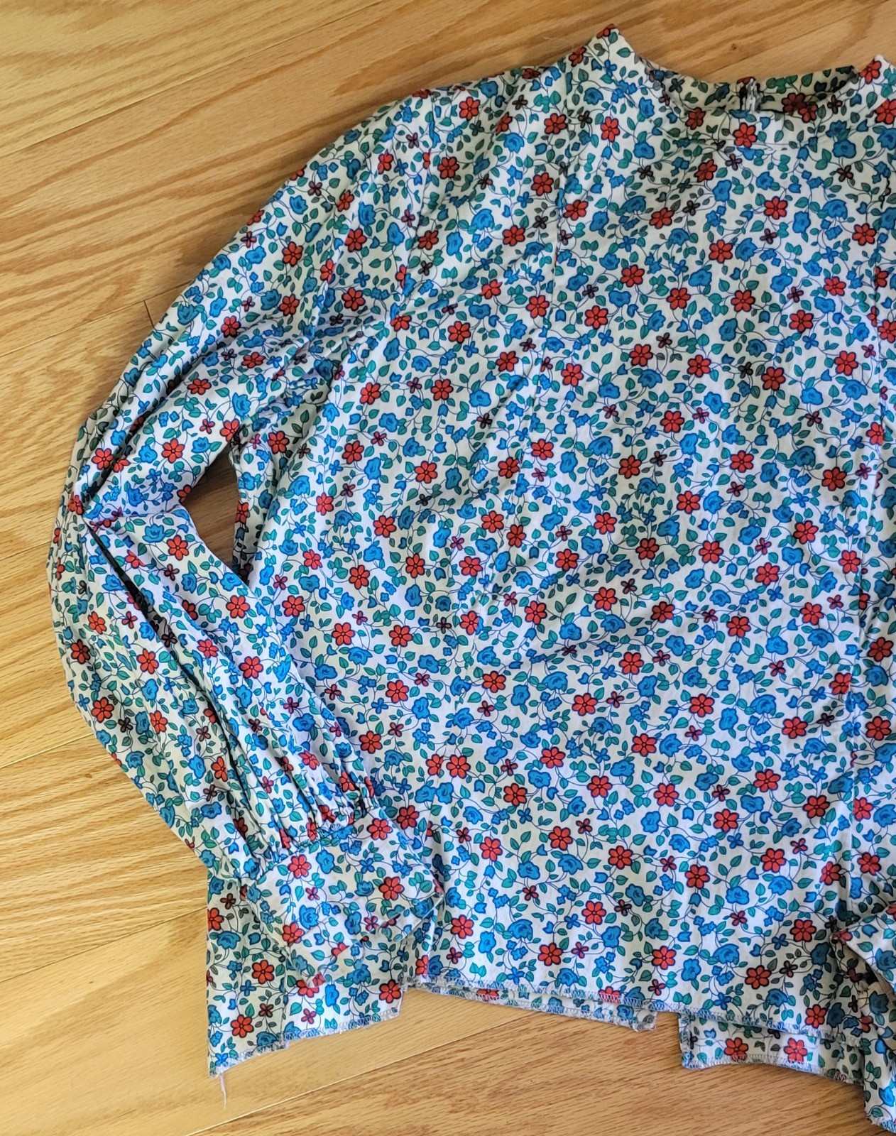 Vintage 1960’s – 1970’s Summer Floral, Long Sleeved, Hippie, Prairie Med/Lg.