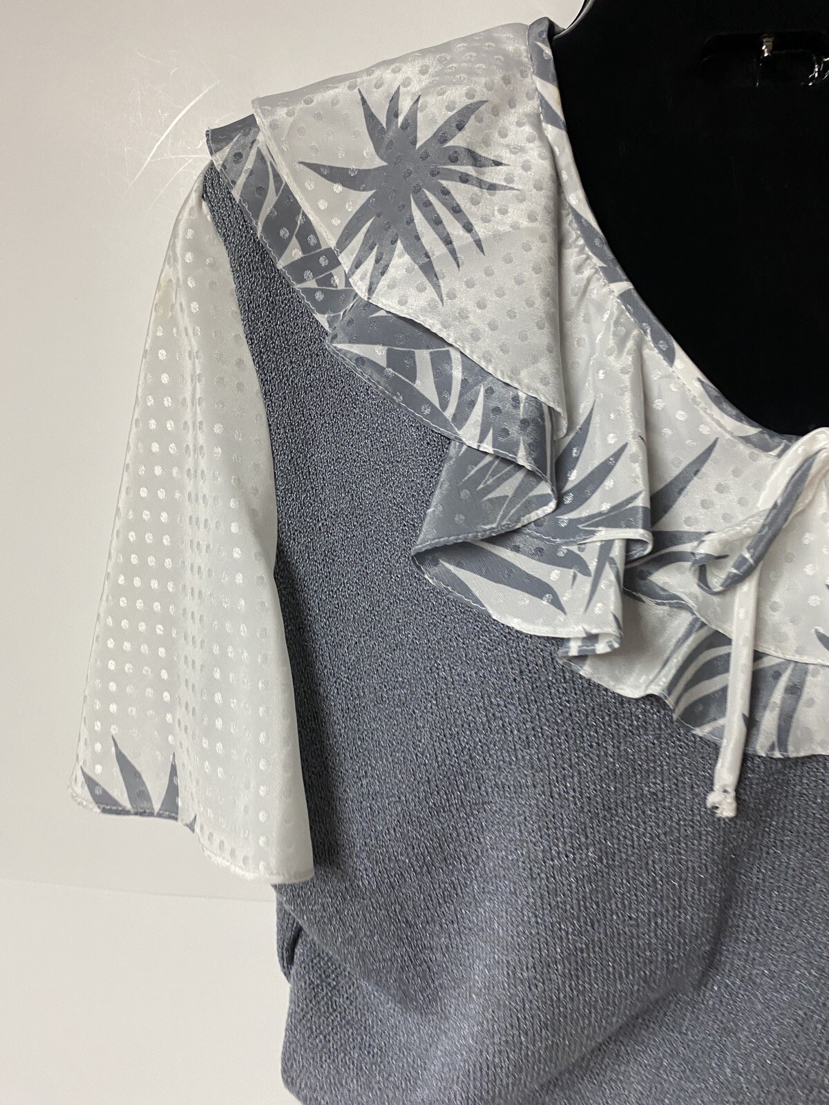 Anthony Sicari Double Ruffle Collar Vintage 80’s Gray Womens Sweater Size 10 USA