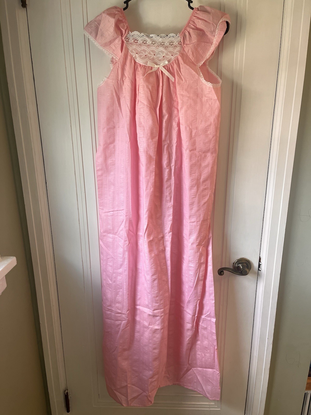 Vintage Pink Cottagecore Nightgown ILGWU Union Made USA Puff Sleeve Lace Medium