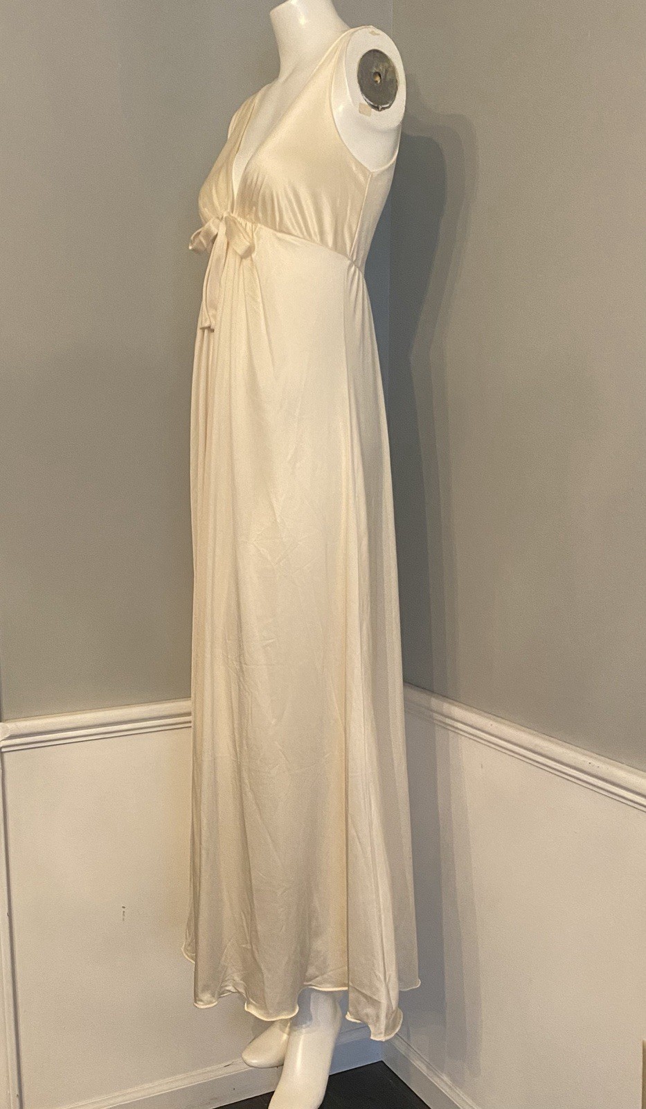 Vintage Olga Silky Nylon Semi Sheer Long Nightgown Size 34 New No Tags #9741