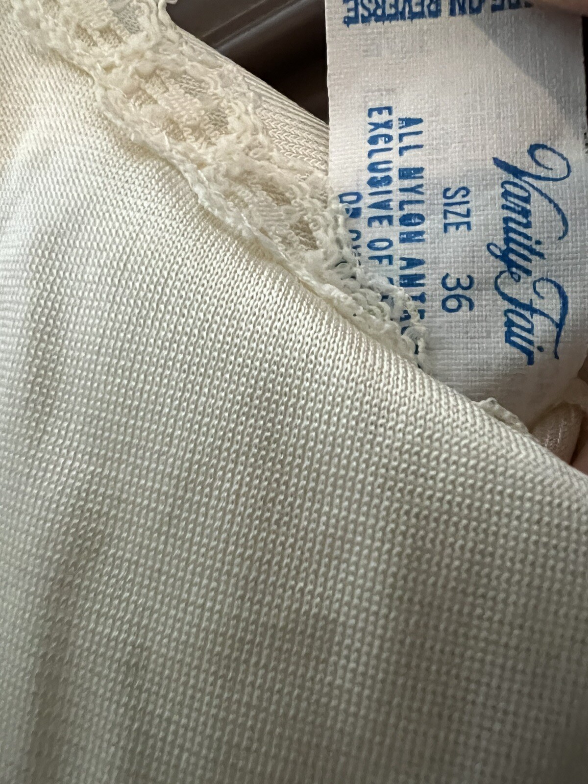 Vintage Vanity Fair Ivory Off White Lace Camisole Lingerie 36 Adjustable Straps