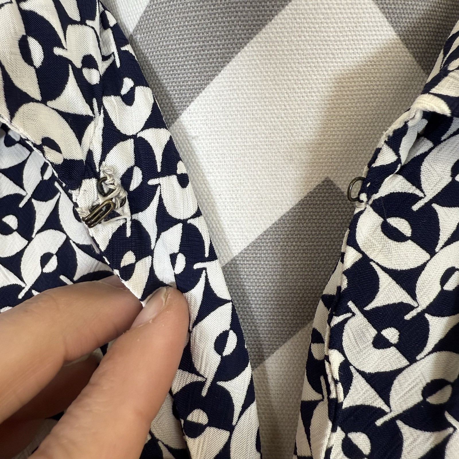 Vintage 70’s Womens Midi Dress Geometric Print Navy & White V-Neck *READ