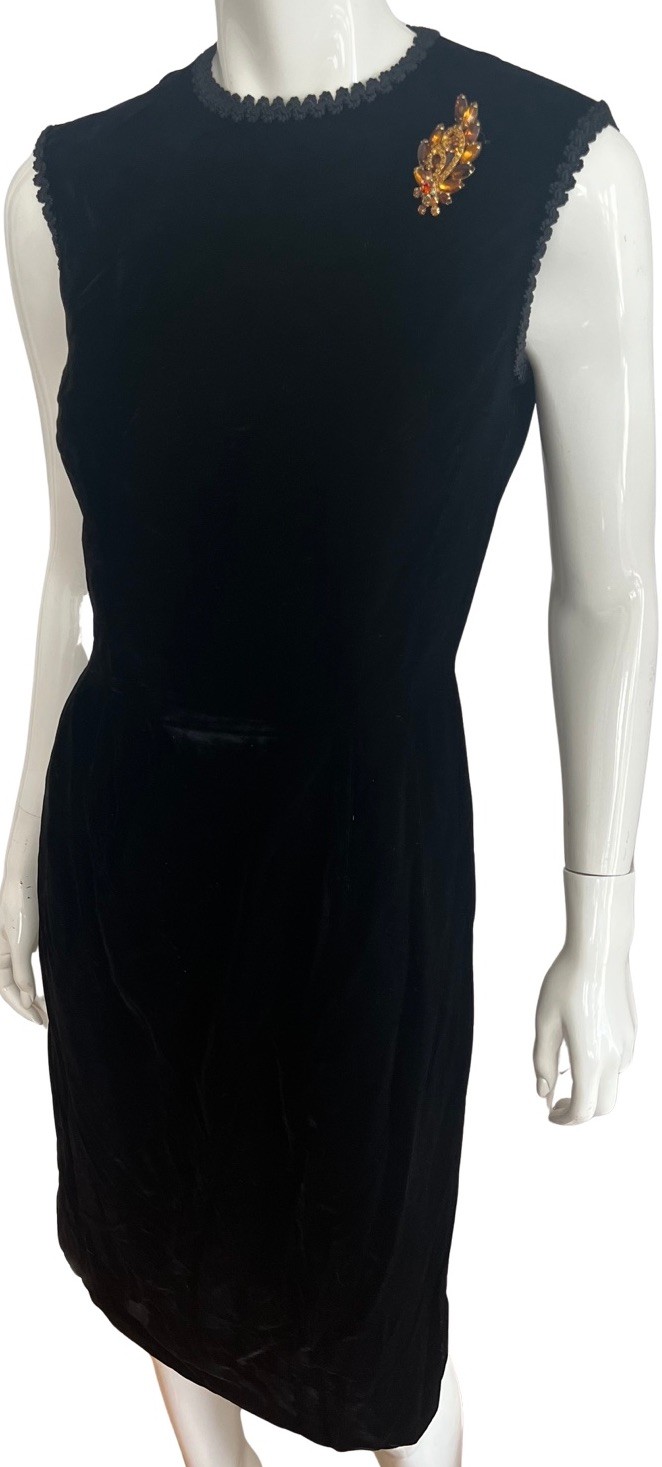 1950s Black Velvet Wiggle Dress by Anne Fogarty Sheath Sz Small 8 Lined Vtg Nice