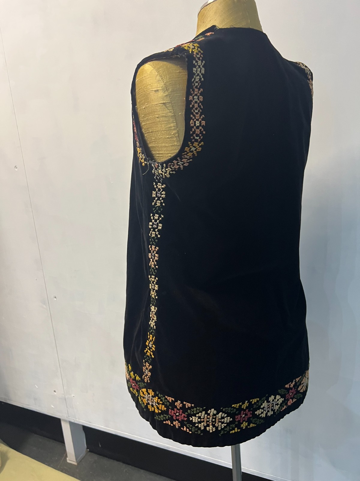 Antique velvet jacket. Ukraine, 1900-1940.
