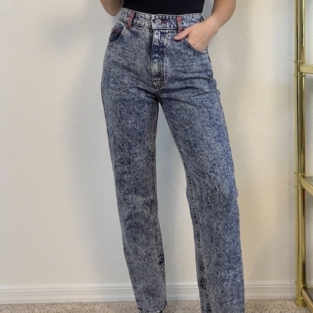 80s Vintage Lee High Waisted Acid Wash Jeans | Blue Size Size 13, Paisley Trim