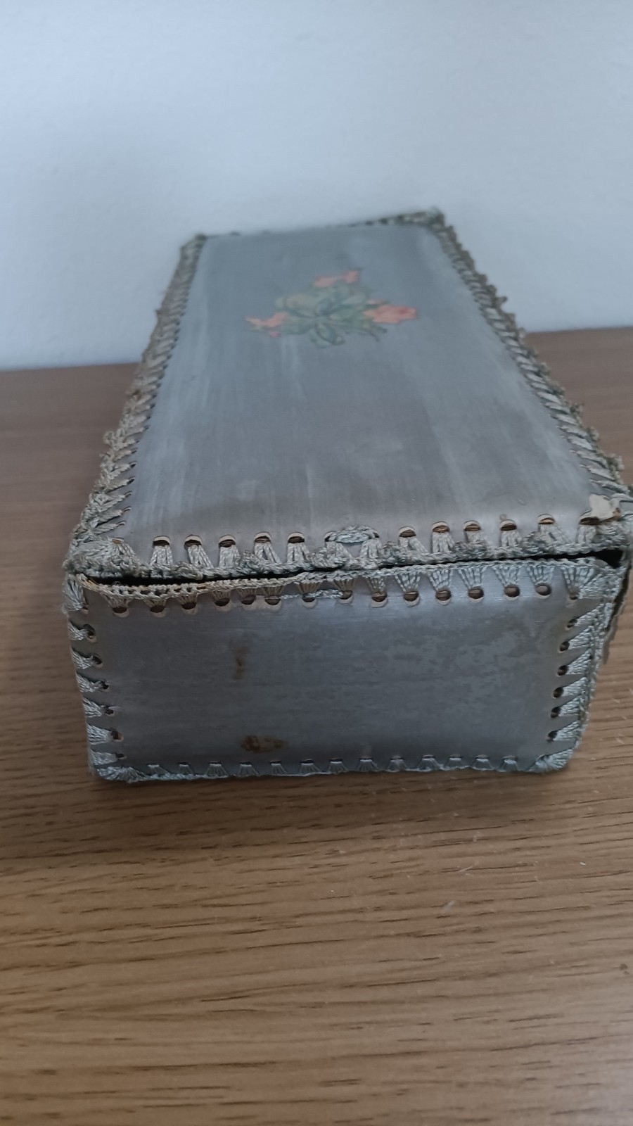 Vintage Hosiery Glove Hankerchief Box Floral Design