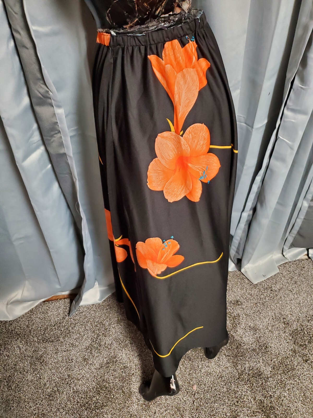 S-M VTG 1960s 70 Hawaiian HIBISCUS Maxi Skirt Flower boho Hippie Black W/ Orange