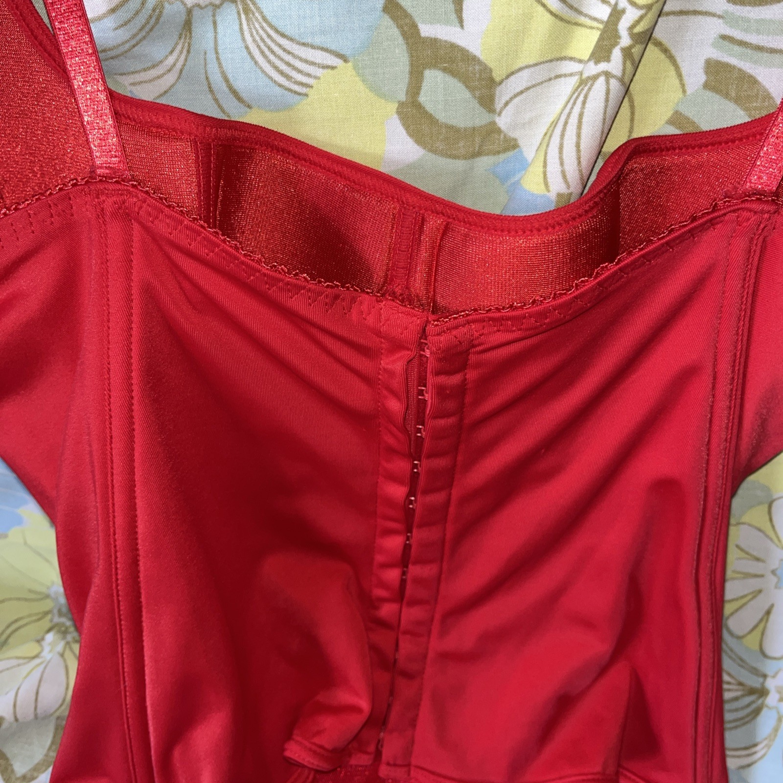 Vtg Victoria’s Secret Red Corset Medium Crop Top Bustier Y2K Sabrina Carpenter