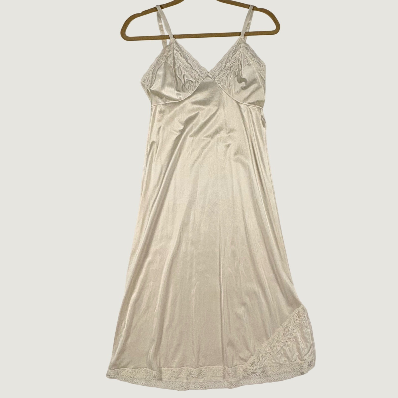 Bestform Vintage Ivory Lace Trim Full Slip Dress Antron III Nylon 32 1460 Cream