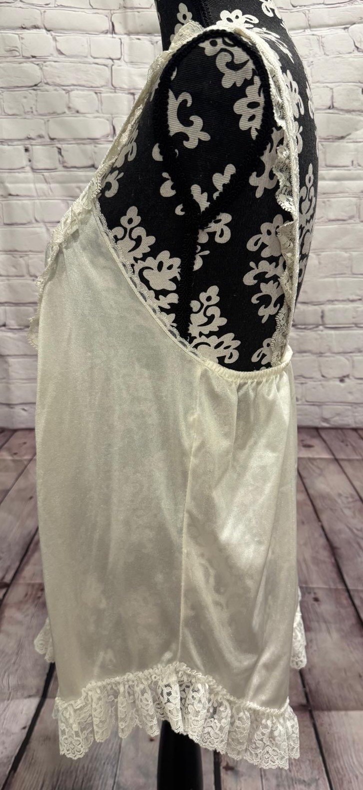 VTG 80’s JUST FOR WOMEN Ivory Nylon Floral Laced Ruffled Lingerie Camisole 2X