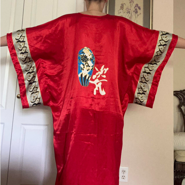 100% Silk Vintage Meiyesida Japanese Red Robe Size M