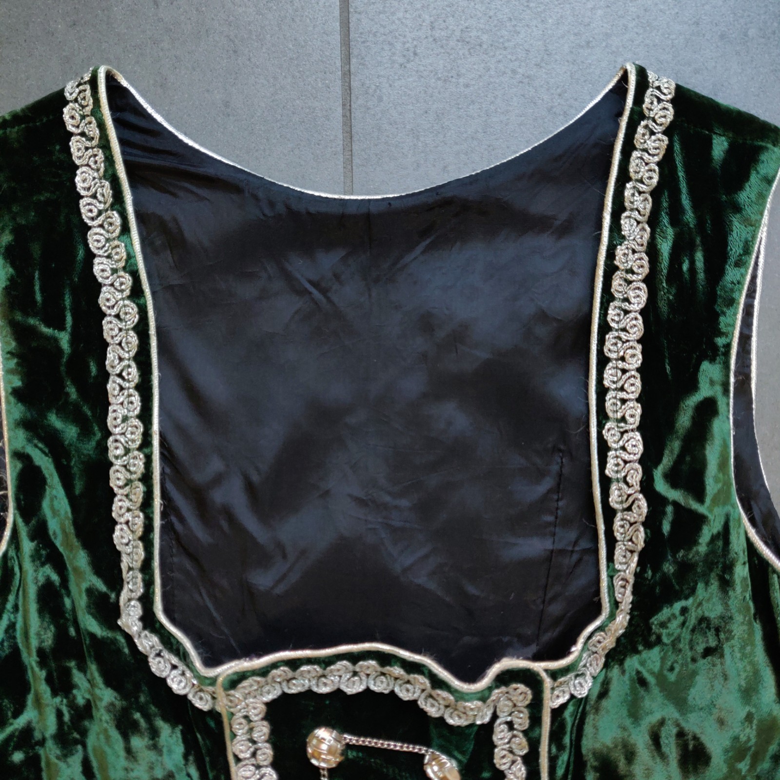 True Vintage 50s Velvet Floral Bavarian Dirndl Dress 10 Murlen Zip Whimsigoth 👗