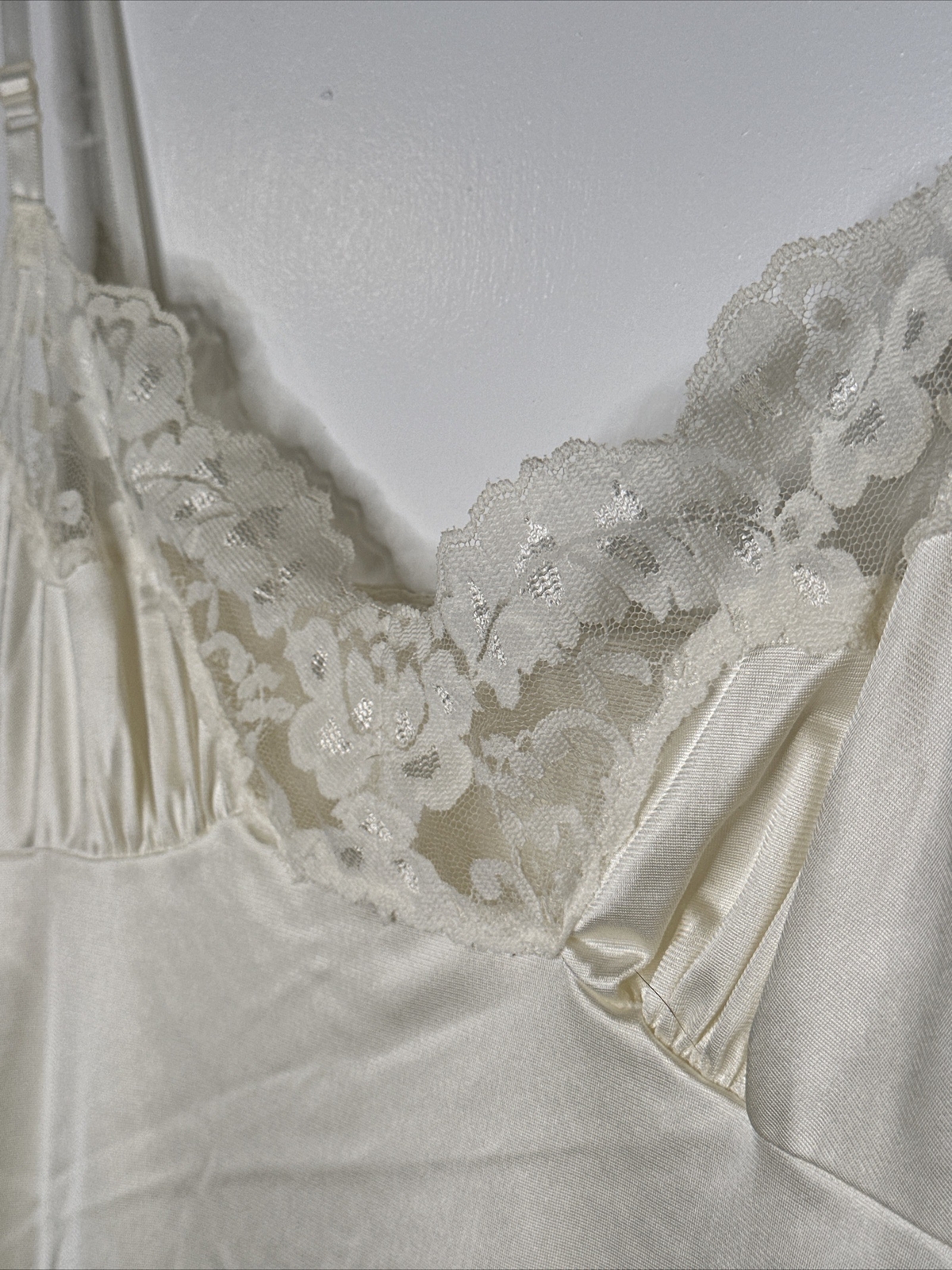 Vassarette Slip Dress Womens Size 34 Approx S White Ivory Full Slip Lace Detail