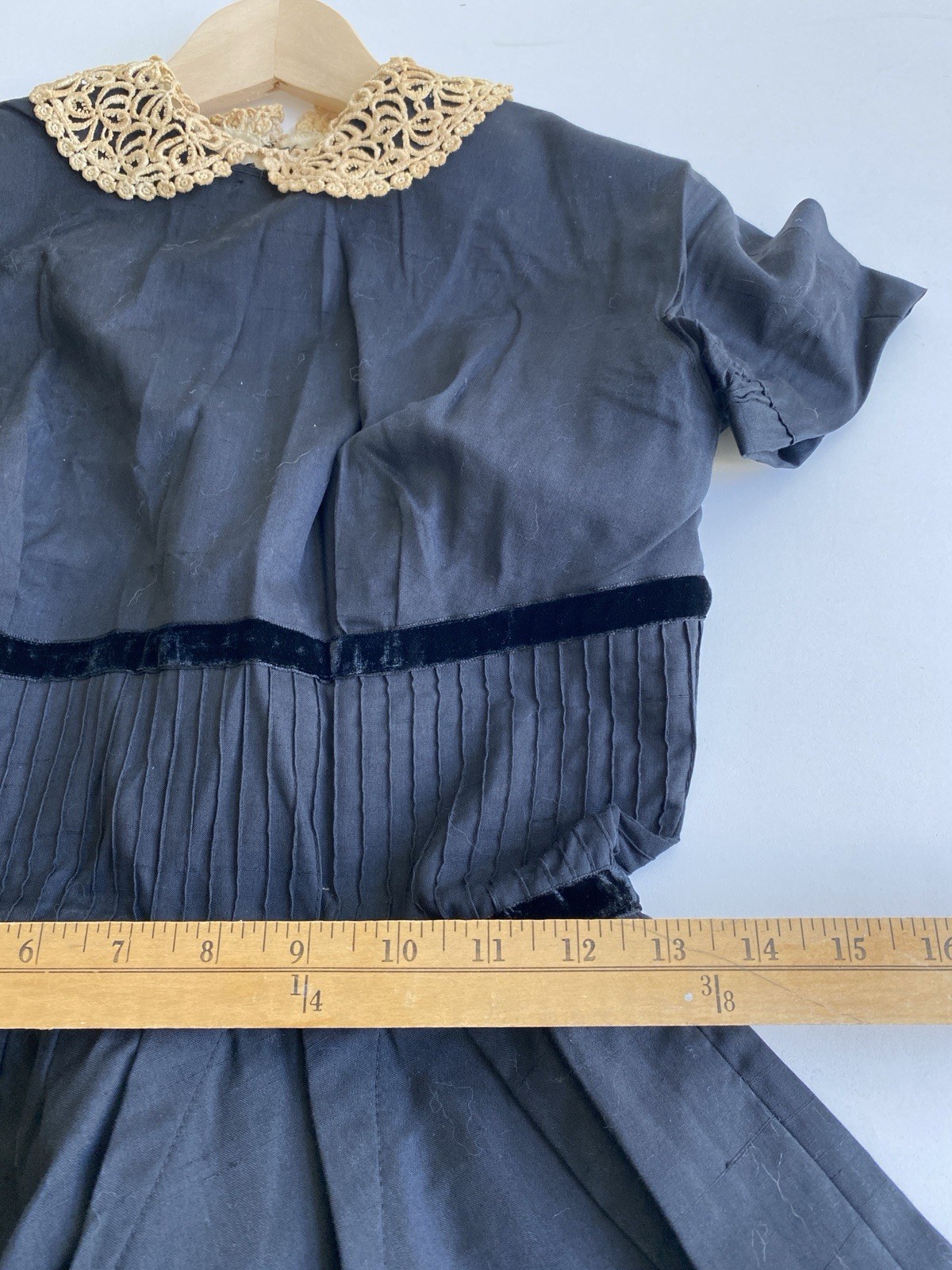 True Vintage 50s S Maggi Stover Peter Pan Lace Collar Dress Pleated Black