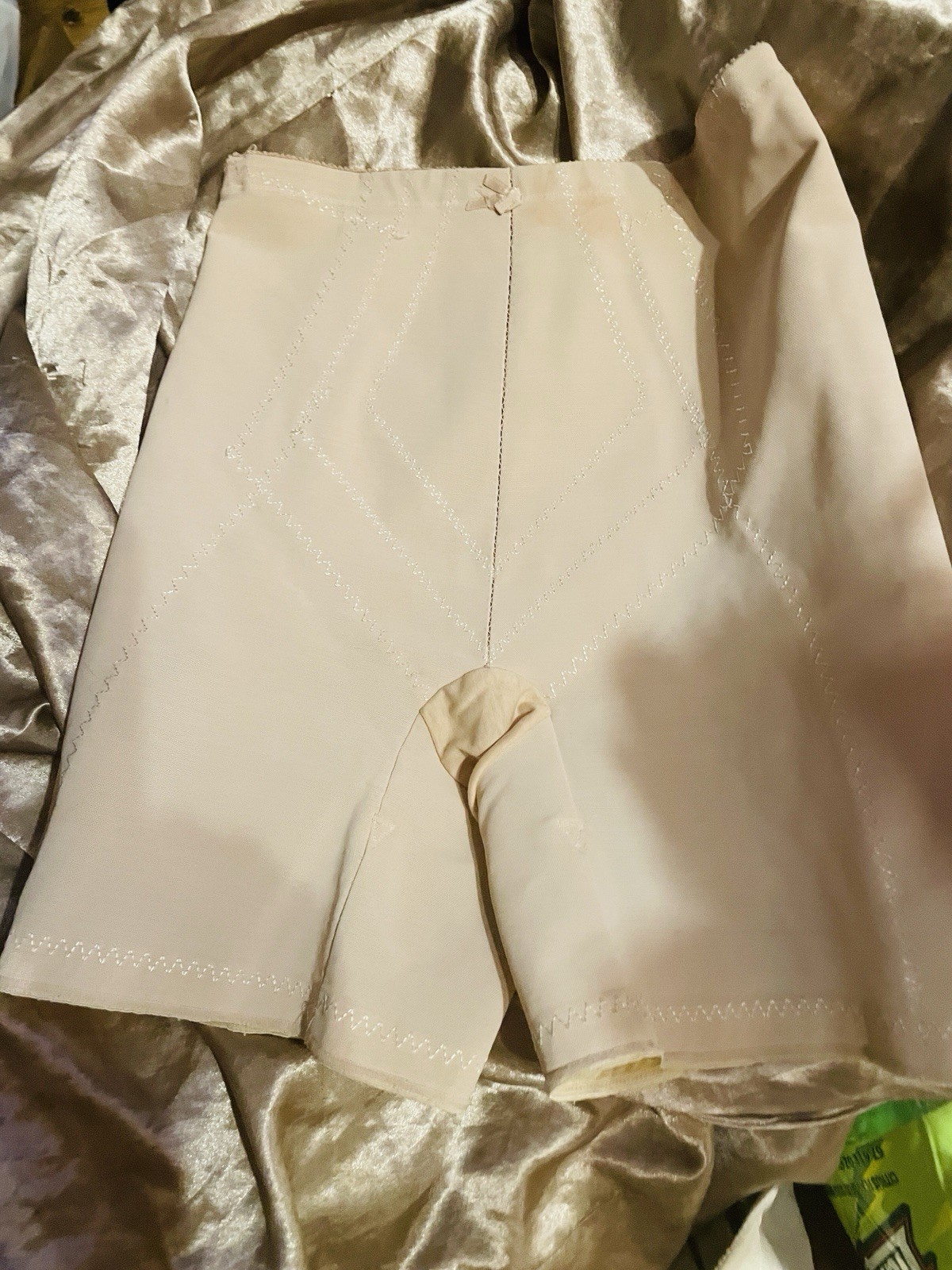 RARE Lg Vtg HOLLYWOOD VASSARETTE Long Leg Girdle 6 Garters Shorts Nylon Lace